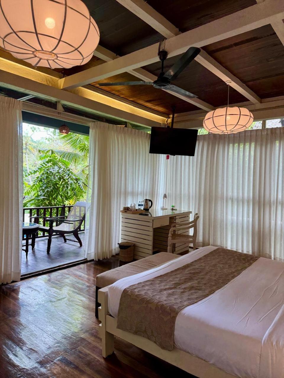 Hotel Jungle Village Unawatuna